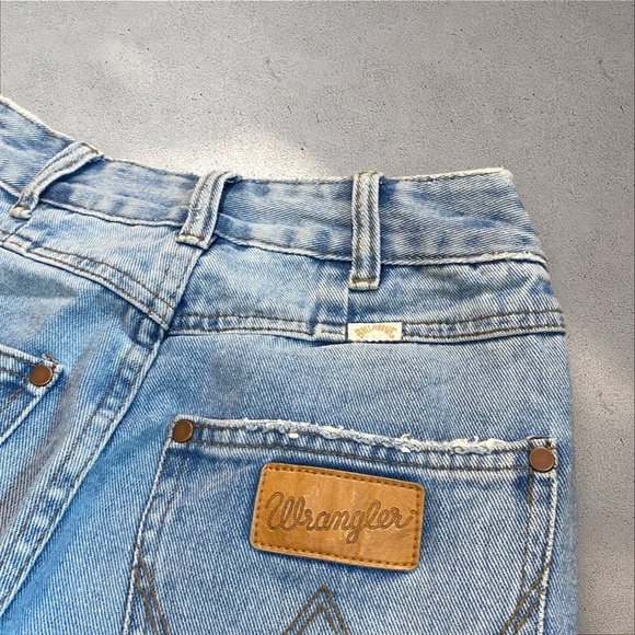 Wrangler x Billabong High Rise Flare Jeans w/ Patch Details - Picture 6 of 7